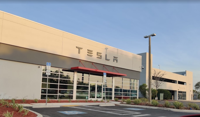 Tesla Garage / Dealership